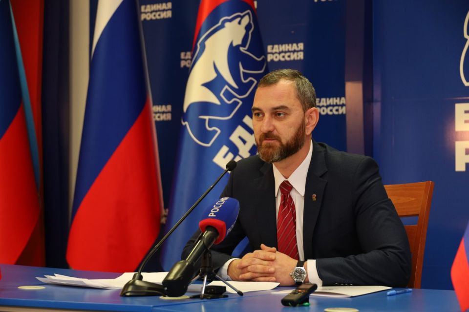 «Единая Россия» подвела итоги работы фракции в весеннюю сессию «Единая Россия» подвела итоги работы фракции в весеннюю сессию