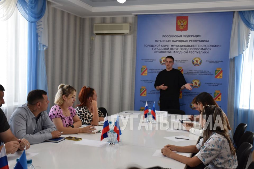 Первомайск с рабочим визитом посетил министр молодежной политики Михаил Голубович Первомайск с рабочим визитом посетил министр молодежной политики Михаил Голубович