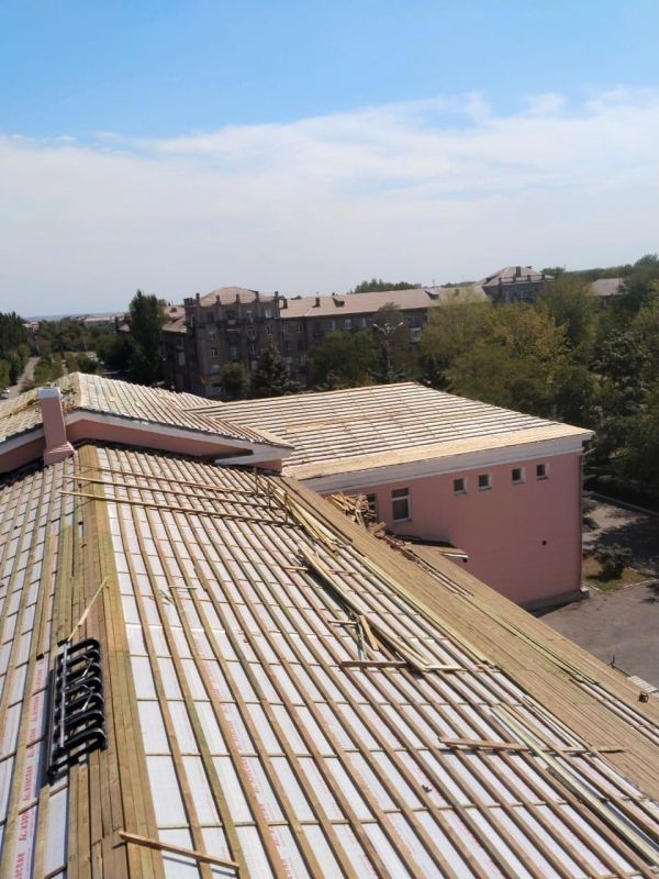 Вологодчина помогает восстанавливать дворец культуры в Алчевске Вологодчина помогает восстанавливать дворец культуры в Алчевске