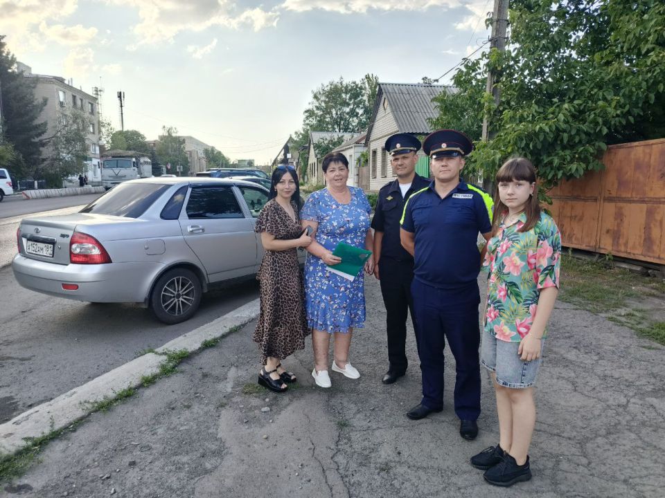 Родительский патруль ровеньковских школ не сбавляет обороты в своей важной работе по профилактике дорожно-транспортных происшествий Родительский патруль ровеньковских школ не сбавляет обороты в своей важной работе по профилактике дорожно-транспортных происшествий