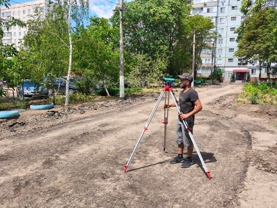 Сергей Козенко: В Краснодоне продолжается работа по ремонту дорожного покрытия в квартале Советский Сергей Козенко: В Краснодоне продолжается работа по ремонту дорожного покрытия в квартале Советский
