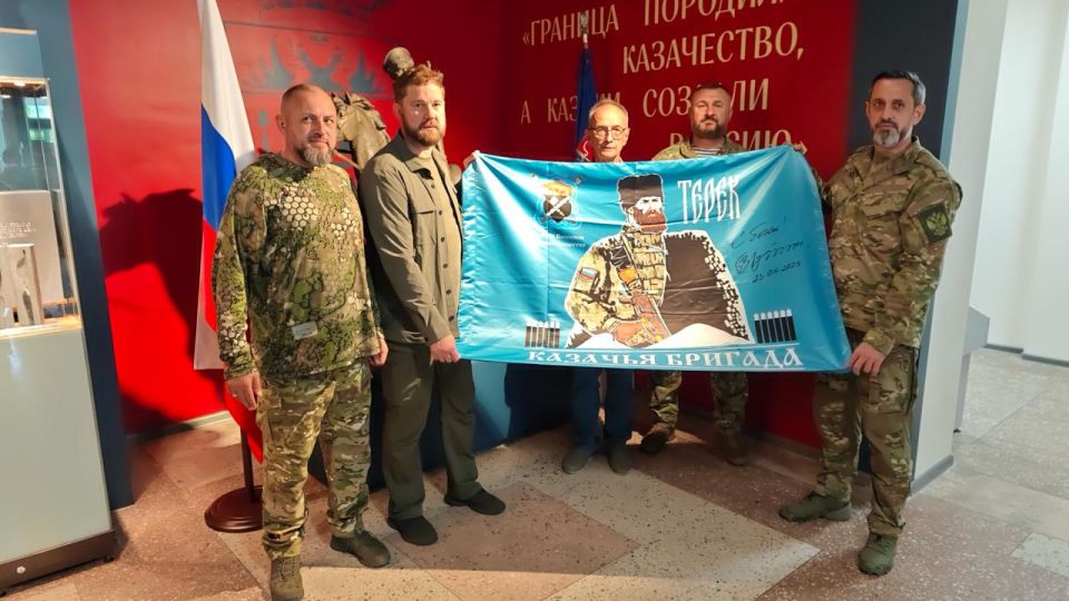 Делегация Всероссийского казачьего общества посетила Станично-Луганский музей донского казачества Делегация Всероссийского казачьего общества посетила Станично-Луганский музей донского казачества