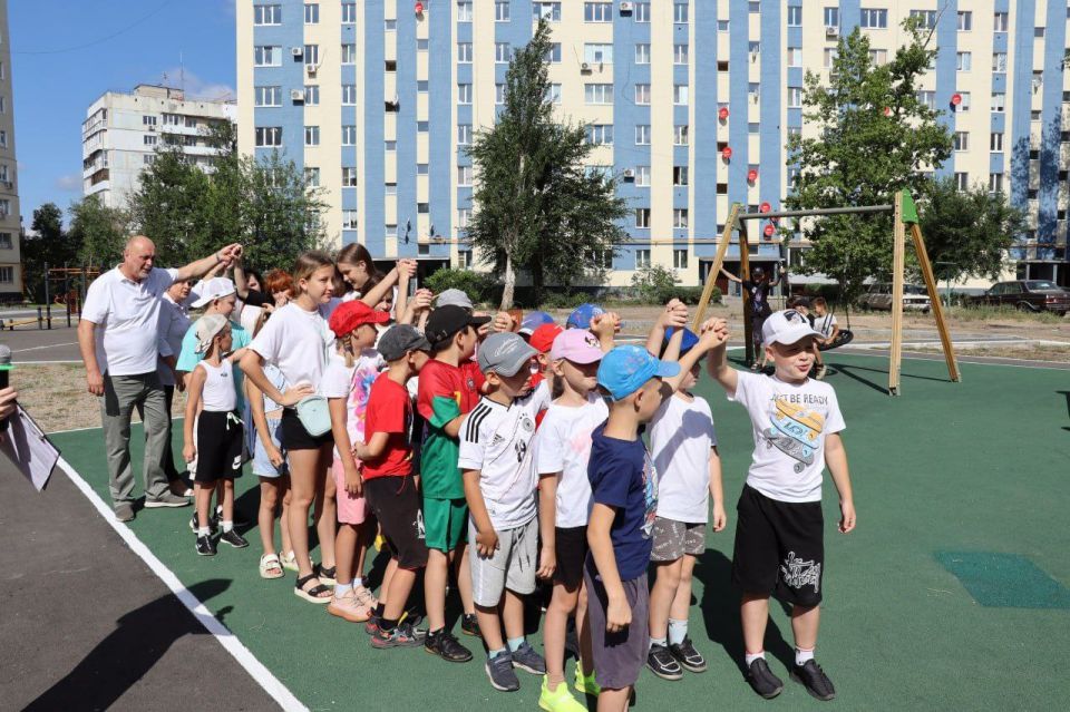 Яркое детство в Северодонецке: в рамках реализации Народной программы партии "ЕДИНАЯ РОССИЯ" и акции "Яркое детство" состоялось торжественное открытие новой современной детской площадки Яркое детство в Северодонецке: в рамках реализации Народной программы партии "ЕДИНАЯ РОССИЯ" и акции "Яркое детство" состоялось торжественное открытие новой современной детской площадки