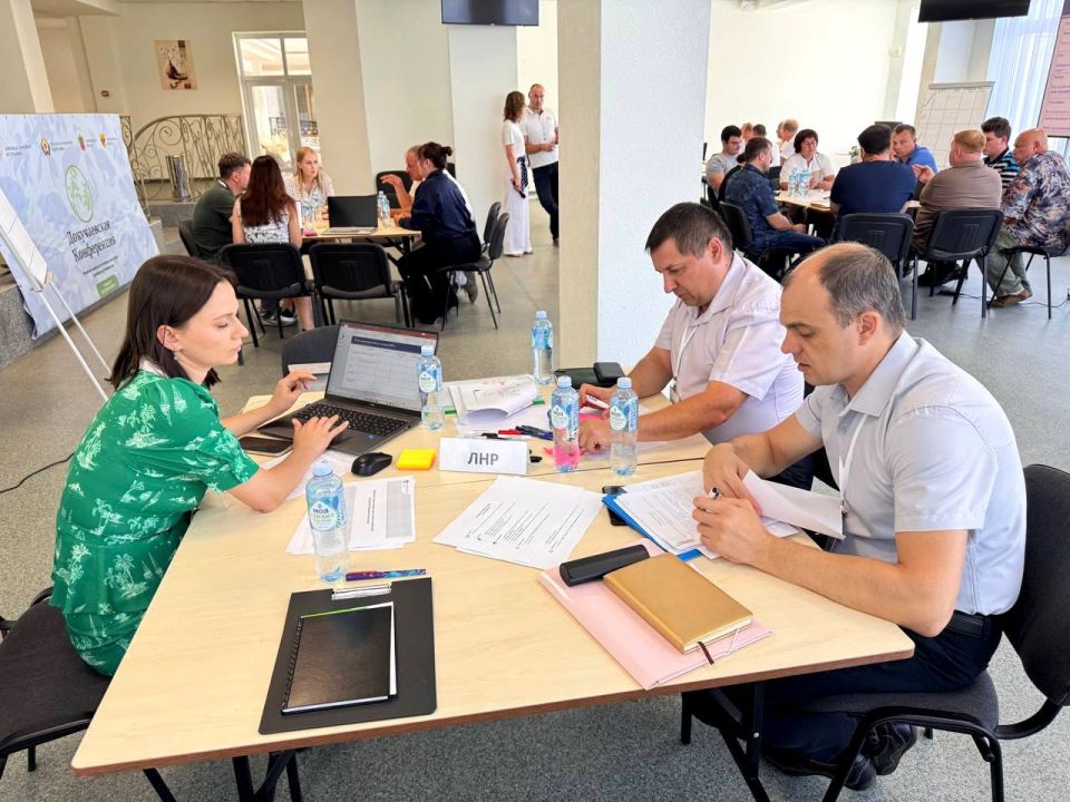 Делегация ЛНР приняла участие в конференции по стратегии реабилитации естественных экосистем Донбасса и Новороссии на 2026-2028 годы Делегация ЛНР приняла участие в конференции по стратегии реабилитации естественных экосистем Донбасса и Новороссии на 2026-2028 годы