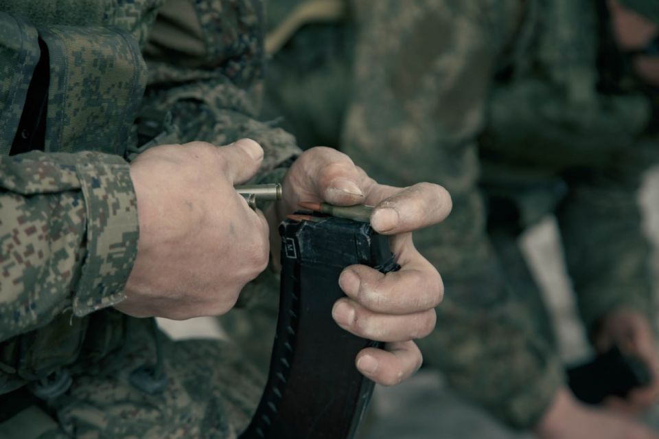 Минобороны России: С военнослужащими штурмовых подразделений 20-й гвардейской общевойсковой армии, подписавшими контракт о прохождении военной службы, проводят занятия по тактике штурмовых действий на одном из тыловых... Минобороны России: С военнослужащими штурмовых подразделений 20-й гвардейской общевойсковой армии, подписавшими контракт о прохождении военной службы, проводят занятия по тактике штурмовых действий на одном из тыловых...