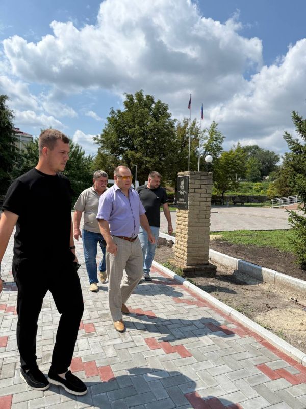 В Беловодске в рамках нацпроекта благоустраивают 2 общественных пространства В Беловодске в рамках нацпроекта благоустраивают 2 общественных пространства