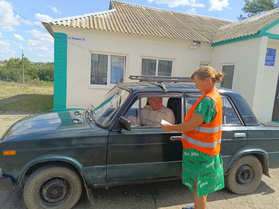 "Родительский патруль" ровеньковских школ активно участвует в контроле соблюдения правил дорожного движения несовершеннолетними "Родительский патруль" ровеньковских школ активно участвует в контроле соблюдения правил дорожного движения несовершеннолетними