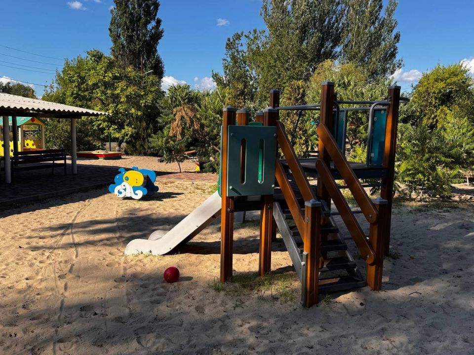Три года назад Волгоградская область протянула руку помощи Станично-Луганскому округу, и с тех пор взаимодействие активно продолжается по всем направлениям Три года назад Волгоградская область протянула руку помощи Станично-Луганскому округу, и с тех пор взаимодействие активно продолжается по всем направлениям