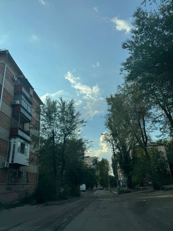 В Луганске продолжается работа по улучшению городской среды В Луганске продолжается работа по улучшению городской среды