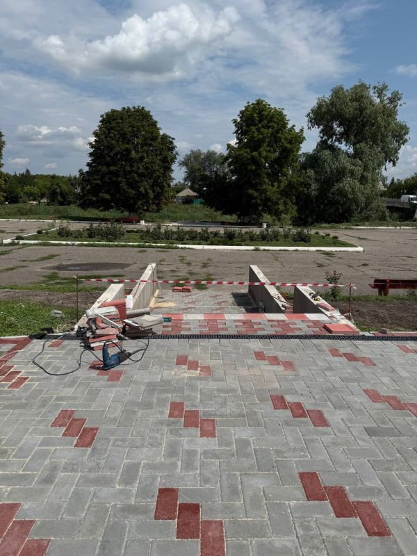 В Беловодске в рамках нацпроекта благоустраивают 2 общественных пространства В Беловодске в рамках нацпроекта благоустраивают 2 общественных пространства