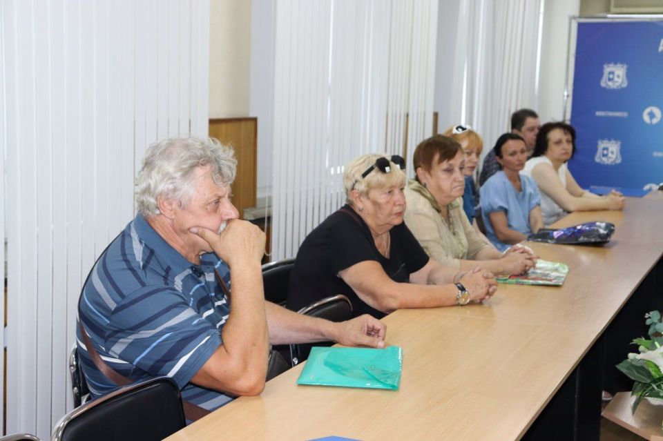 В Администрации Стаханова состоялась очередная встреча с семьями погибших защитников Отечества В Администрации Стаханова состоялась очередная встреча с семьями погибших защитников Отечества