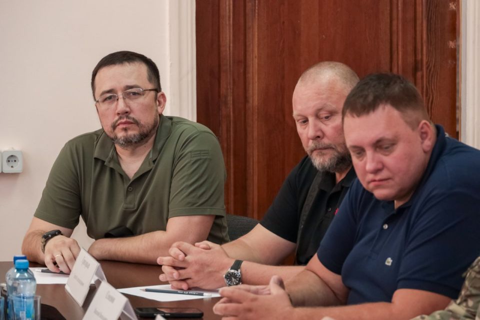 В Народном Совете состоялась встреча с делегацией Законодательного Собрания Санкт-Петербурга В Народном Совете состоялась встреча с делегацией Законодательного Собрания Санкт-Петербурга