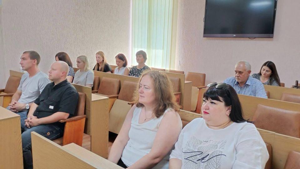Андрей Рубанцов: Сегодня в Администрации городского округа Ровеньки состоялось торжественное мероприятие, приуроченное к Дню работника многофункционального центра и трехлетию со дня открытия МФЦ в нашем муниципальном... Андрей Рубанцов: Сегодня в Администрации городского округа Ровеньки состоялось торжественное мероприятие, приуроченное к Дню работника многофункционального центра и трехлетию со дня открытия МФЦ в нашем муниципальном...