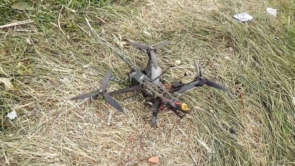 Киевские боевики четыре раза ударили бепилотниками по ЛНР за минувшие сутки, один человек получил ранения Киевские боевики четыре раза ударили бепилотниками по ЛНР за минувшие сутки, один человек получил ранения