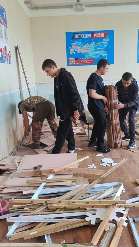 Андрей Рубанцов: Подготовка ровеньковских школ к новому учебному году продолжается Андрей Рубанцов: Подготовка ровеньковских школ к новому учебному году продолжается