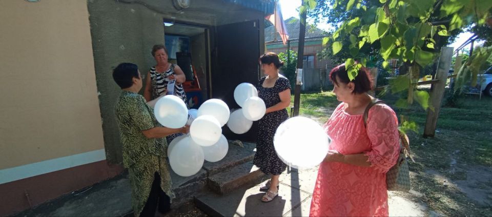 Сегодня, 25 июля, в преддверии памятного дня- Дня памяти детей- жертв войны на Донбассе, который проносится скорбным эхом по всей России 27 июля, работники Петровского Дома культуры совместно с сотрудниками Петровского ОЖО... Сегодня, 25 июля, в преддверии памятного дня- Дня памяти детей- жертв войны на Донбассе, который проносится скорбным эхом по всей России 27 июля, работники Петровского Дома культуры совместно с сотрудниками Петровского ОЖО...