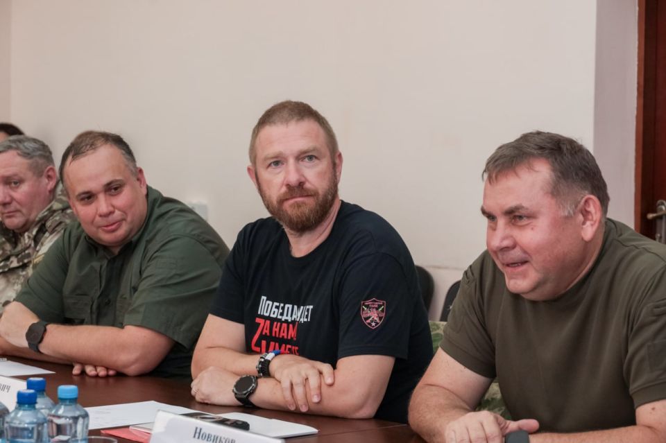 В Народном Совете состоялась встреча с делегацией Законодательного Собрания Санкт-Петербурга В Народном Совете состоялась встреча с делегацией Законодательного Собрания Санкт-Петербурга