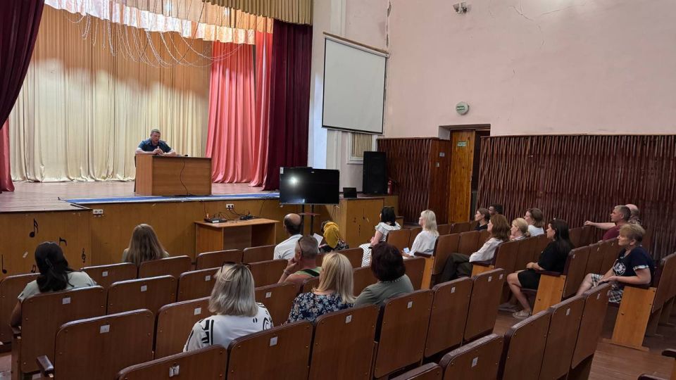 Андрей Рубанцов: Жителям пгт Дзержинский напомнили о соблюдении правил противопожарной безопасности Андрей Рубанцов: Жителям пгт Дзержинский напомнили о соблюдении правил противопожарной безопасности