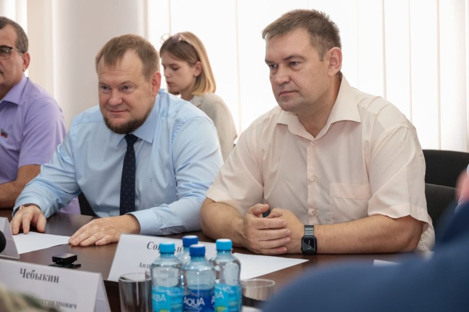 В Народном Совете состоялась встреча с делегацией Законодательного Собрания Санкт-Петербурга В Народном Совете состоялась встреча с делегацией Законодательного Собрания Санкт-Петербурга