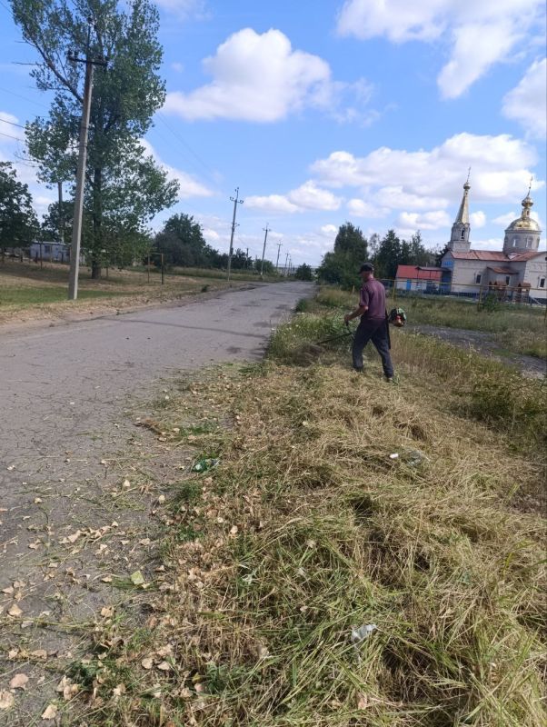 В Ровеньках коммунальные службы трудятся на благо жителей В Ровеньках коммунальные службы трудятся на благо жителей