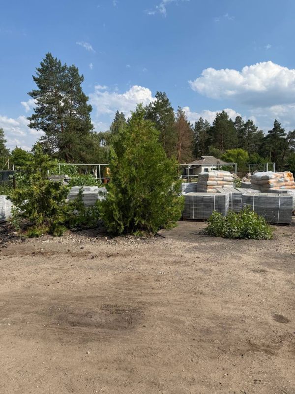 В Новоайдаре в рамках федерального проекта «Формирование комфортной городской среды» национального проекта «Инфраструктура для жизни», ведется работа над двумя проектами благоустройства В Новоайдаре в рамках федерального проекта «Формирование комфортной городской среды» национального проекта «Инфраструктура для жизни», ведется работа над двумя проектами благоустройства