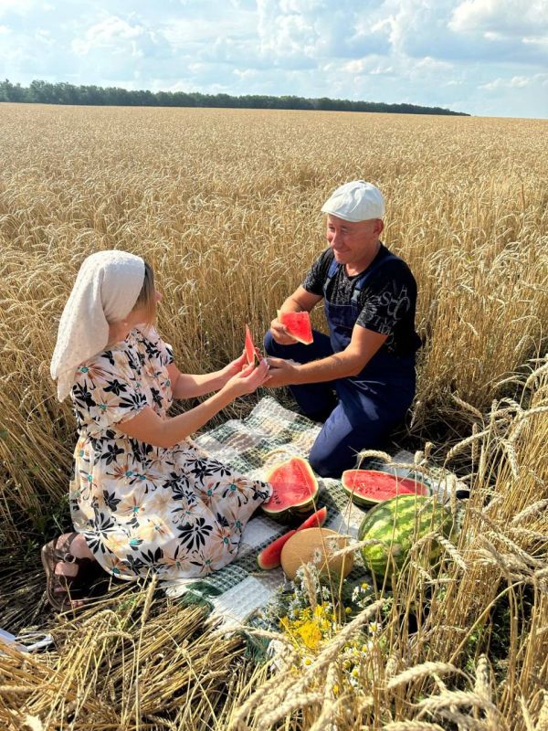 Лето в деревне. Участники конкруса «Российское село» делятся атмосферными фотографиями ярких летних моментов, проведённых в деревенской красоте Лето в деревне. Участники конкруса «Российское село» делятся атмосферными фотографиями ярких летних моментов, проведённых в деревенской красоте