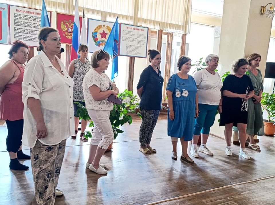 В Кировском городском Дворце культуры состоялся урок памяти «БЕЛЫЕ АНГЕЛЫ ДОНБАССА», в котором приняли участие воспитанники образцового хореографического коллектива «Улыбка» и сотрудники городского Дворца культуры В Кировском городском Дворце культуры состоялся урок памяти «БЕЛЫЕ АНГЕЛЫ ДОНБАССА», в котором приняли участие воспитанники образцового хореографического коллектива «Улыбка» и сотрудники городского Дворца культуры