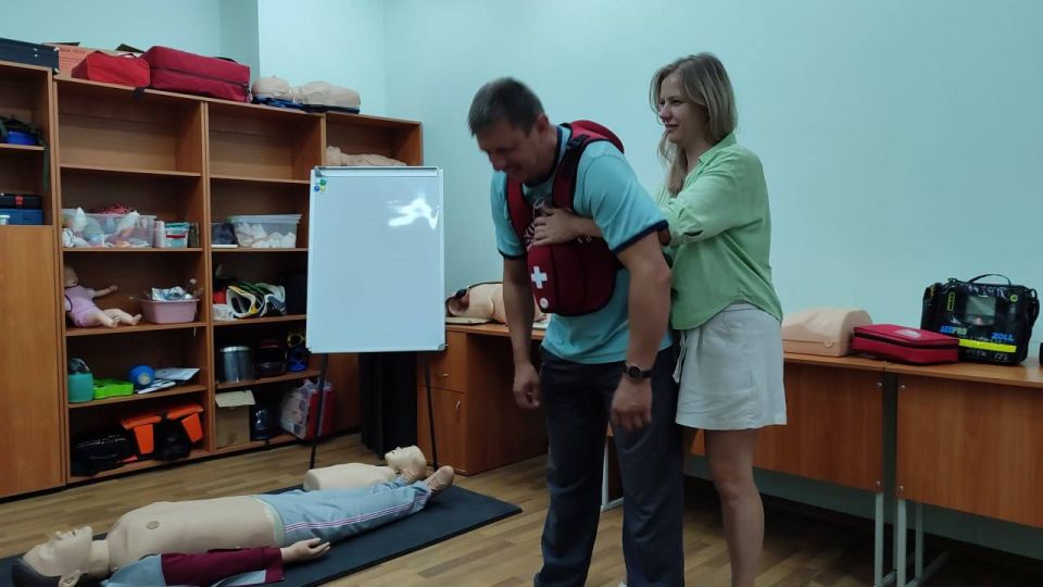 Важные навыки для каждого: в Луганске прошли курсы первой помощи Важные навыки для каждого: в Луганске прошли курсы первой помощи