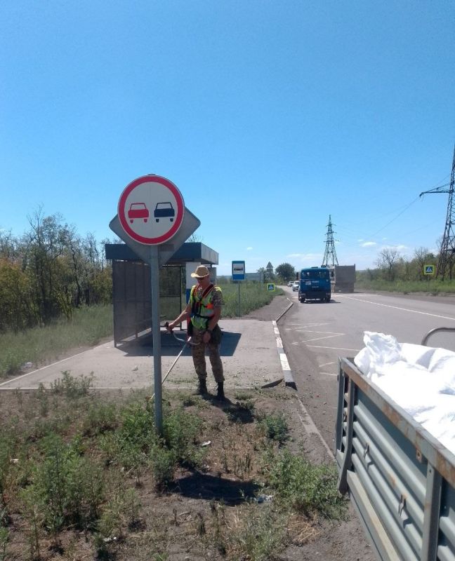 Дорожники Республики благоустраивают остановки Дорожники Республики благоустраивают остановки
