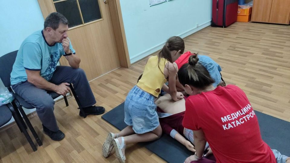 Важные навыки для каждого: в Луганске прошли курсы первой помощи Важные навыки для каждого: в Луганске прошли курсы первой помощи