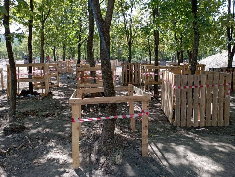 Демонтаж в парке «Дружба» завершён на 90% Демонтаж в парке «Дружба» завершён на 90%