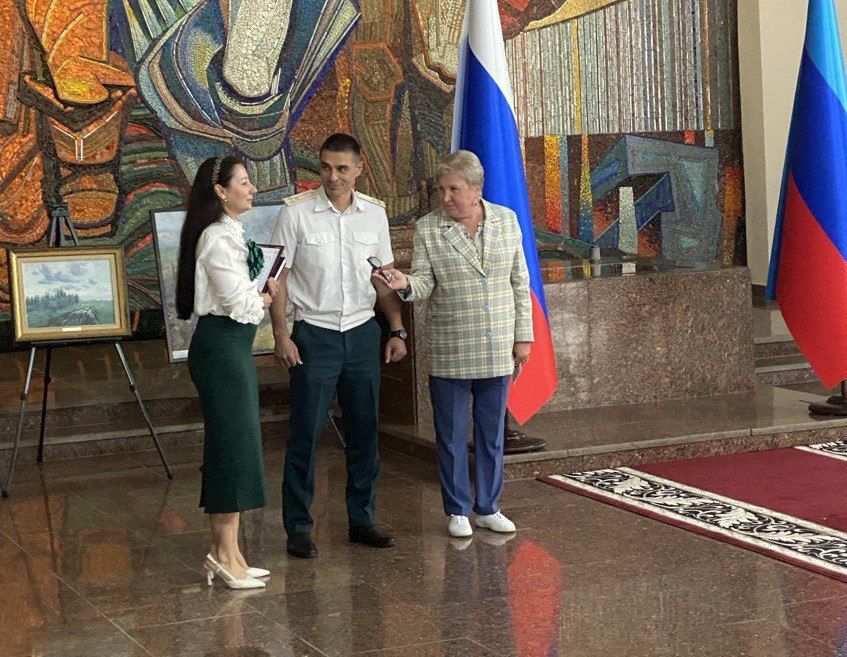 Выставка «Россия – Родина моя» проходит в Краснодоне Выставка «Россия – Родина моя» проходит в Краснодоне