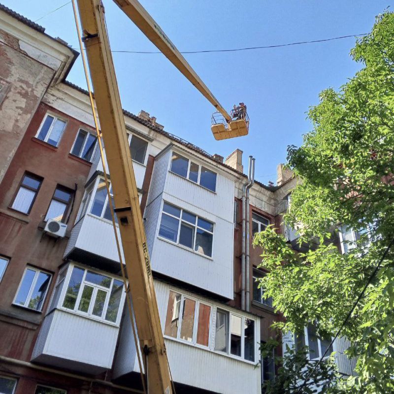 Специалисты Луганского филиала управляющей компании активно ведут работы! Специалисты Луганского филиала управляющей компании активно ведут работы!