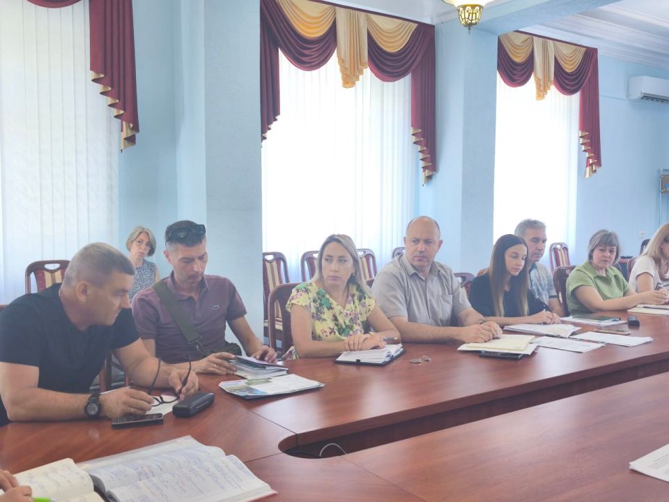 Сегодня временно исполняющий полномочия Главы Краснодонского муниципального округа Анна Гончарова провела расширенное аппаратное совещание с участием руководителей структурных подразделений и начальников управления и отделов... Сегодня временно исполняющий полномочия Главы Краснодонского муниципального округа Анна Гончарова провела расширенное аппаратное совещание с участием руководителей структурных подразделений и начальников управления и отделов...
