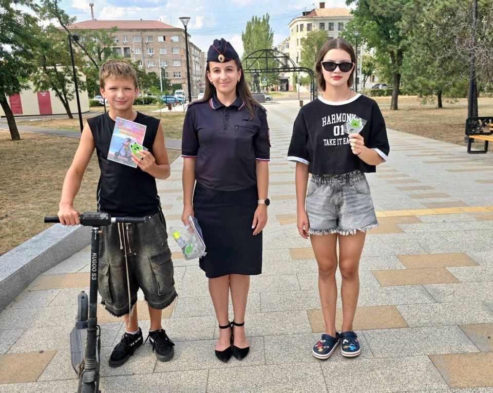 Профилактические беседы прошли в скверах и дворах многоквартирных домов г. Луганска