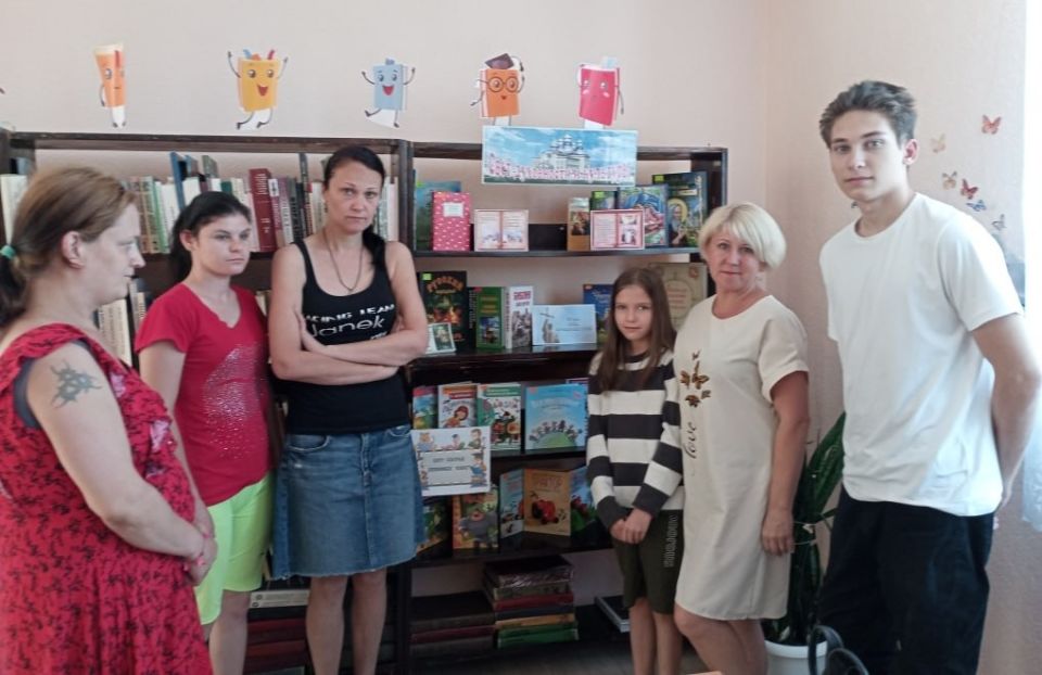 В Славяносербской библиотеке провели мероприятие ко Дню Крещения Руси В Славяносербской библиотеке провели мероприятие ко Дню Крещения Руси