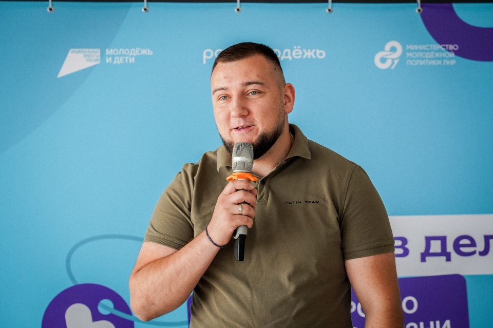 Более полсотни волонтёров Республики собрались в «Квартире» на образовательной программе Более полсотни волонтёров Республики собрались в «Квартире» на образовательной программе