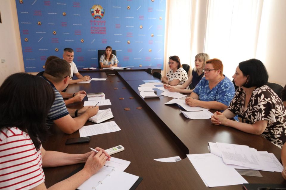 В Народном Совете обсудили внедрение инвестиционного налогового вычета по налогу на прибыль организаций в ЛНР В Народном Совете обсудили внедрение инвестиционного налогового вычета по налогу на прибыль организаций в ЛНР
