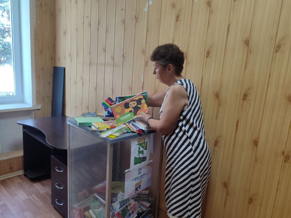 В Кременском отделении партии «ЕДИНАЯ РОССИЯ» проходит акция в рамках партийного проекта "Новая школа" под названием "Собери ребенка в школу"! В Кременском отделении партии «ЕДИНАЯ РОССИЯ» проходит акция в рамках партийного проекта "Новая школа" под названием "Собери ребенка в школу"!