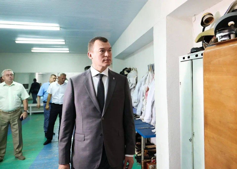 Министру спорта России Михаилу Дегтяреву показали Центр олимпийской подготовки «Олимп-спорт» в Луганске Министру спорта России Михаилу Дегтяреву показали Центр олимпийской подготовки «Олимп-спорт» в Луганске