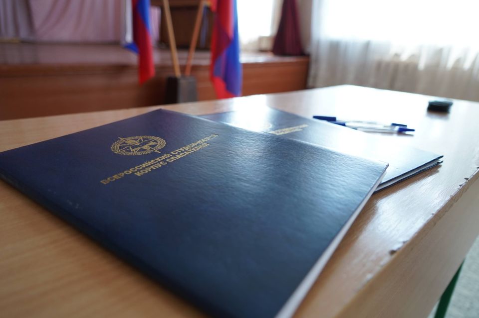На базе ГБОУ ЛНР "Вахрушевский учебно-воспитательный комплекс № 2 "Берегиня" торжественно открылся школьный спасательный отряд «Горизонт» На базе ГБОУ ЛНР "Вахрушевский учебно-воспитательный комплекс № 2 "Берегиня" торжественно открылся школьный спасательный отряд «Горизонт»