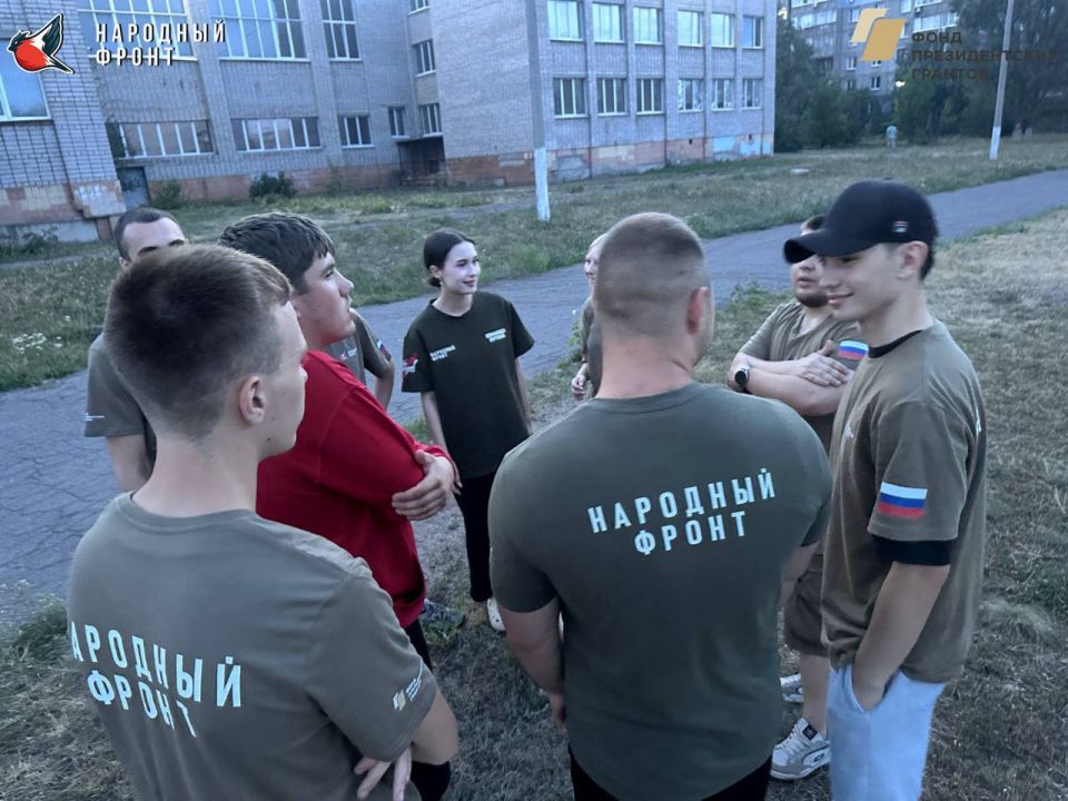 На днях координатор Молодёжки НФ ЛНР посетил Алчевск для встречи с активом! На днях координатор Молодёжки НФ ЛНР посетил Алчевск для встречи с активом!