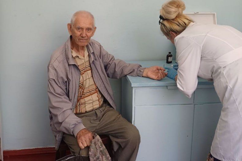 Специалисты из Свердловской ЦГМБ провели выездной прием в селе Дарьино-Ермаковка Специалисты из Свердловской ЦГМБ провели выездной прием в селе Дарьино-Ермаковка