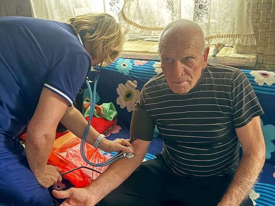 Сергей Колягин: Подошла к концу работа очередной группы врачей из региона-шефа, которые в течение месяца оказывали поддержку своим коллегам из Первомайской центральной городской многопрофильной больницы в предоставлении... Сергей Колягин: Подошла к концу работа очередной группы врачей из региона-шефа, которые в течение месяца оказывали поддержку своим коллегам из Первомайской центральной городской многопрофильной больницы в предоставлении...