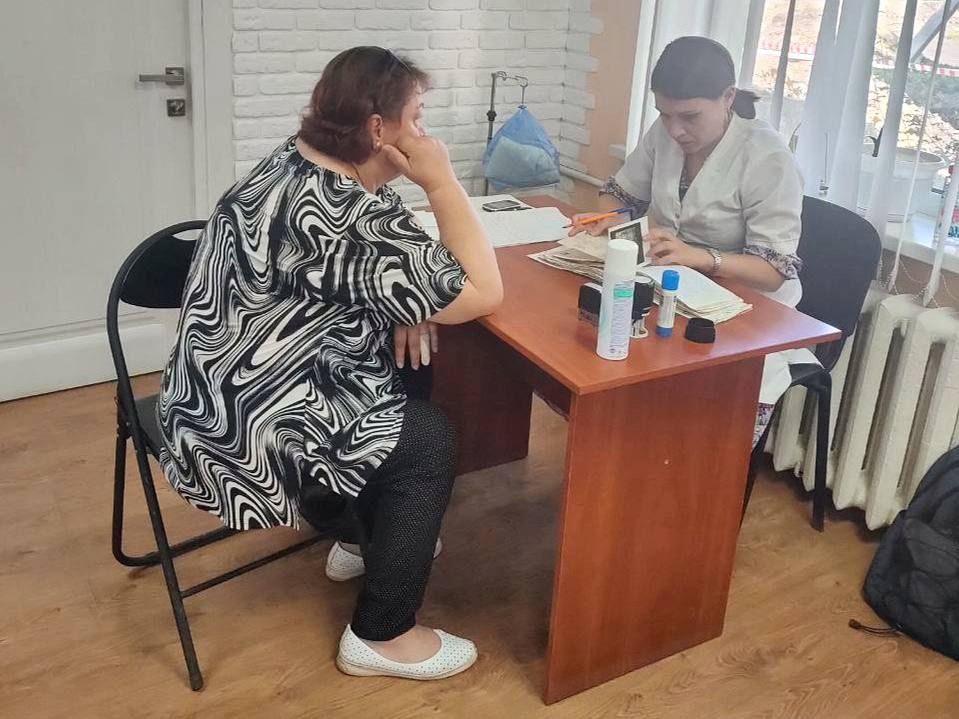 Сергей Колягин: Подошла к концу работа очередной группы врачей из региона-шефа, которые в течение месяца оказывали поддержку своим коллегам из Первомайской центральной городской многопрофильной больницы в предоставлении... Сергей Колягин: Подошла к концу работа очередной группы врачей из региона-шефа, которые в течение месяца оказывали поддержку своим коллегам из Первомайской центральной городской многопрофильной больницы в предоставлении...