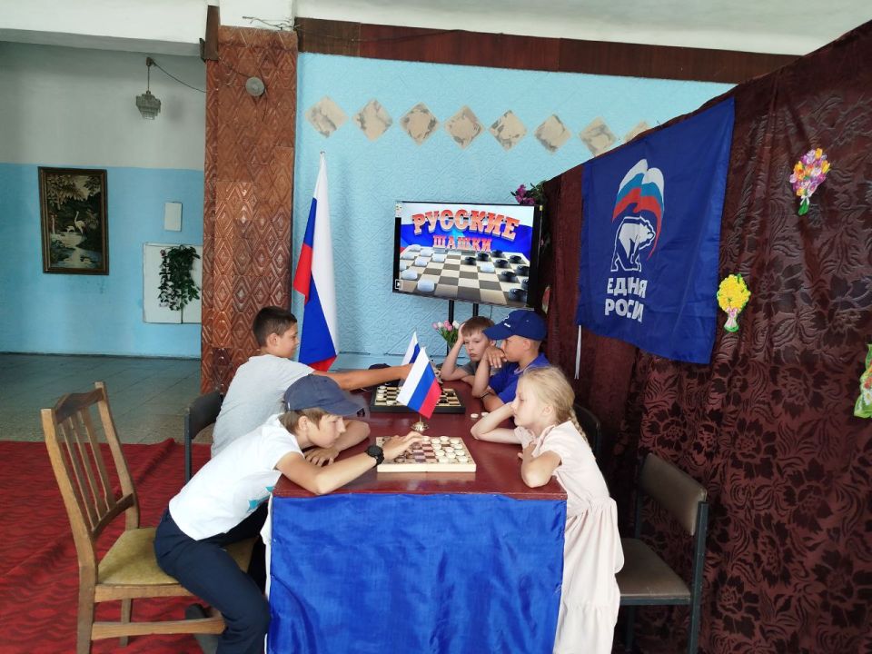 В рамках спортивного марафона "Сила России" в пгт.Запорожье прошёл шашечный турнир "Белые против чёрных" В рамках спортивного марафона "Сила России" в пгт.Запорожье прошёл шашечный турнир "Белые против чёрных"