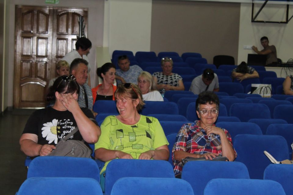 Виктория Кайдалова: Сегодня в кинозале «ПОБЕДА» Новопсковского округа при поддержке Всероссийской политической партии «ЕДИНАЯ РОССИЯ» в рамках проекта "Детский спорт", при содействии Фонда кино, состоялся бесплатный показ... Виктория Кайдалова: Сегодня в кинозале «ПОБЕДА» Новопсковского округа при поддержке Всероссийской политической партии «ЕДИНАЯ РОССИЯ» в рамках проекта "Детский спорт", при содействии Фонда кино, состоялся бесплатный показ...