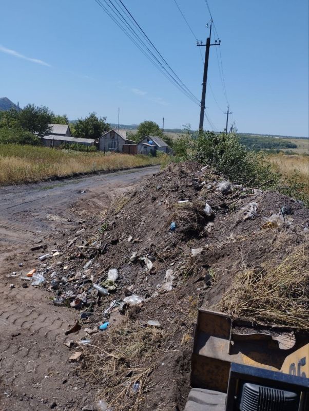Коммунальные службы городского округа город Ровеньки работают над уборкой и вывозом крупногабаритного, строительного мусора и уборкой несанкционированных свалок Коммунальные службы городского округа город Ровеньки работают над уборкой и вывозом крупногабаритного, строительного мусора и уборкой несанкционированных свалок