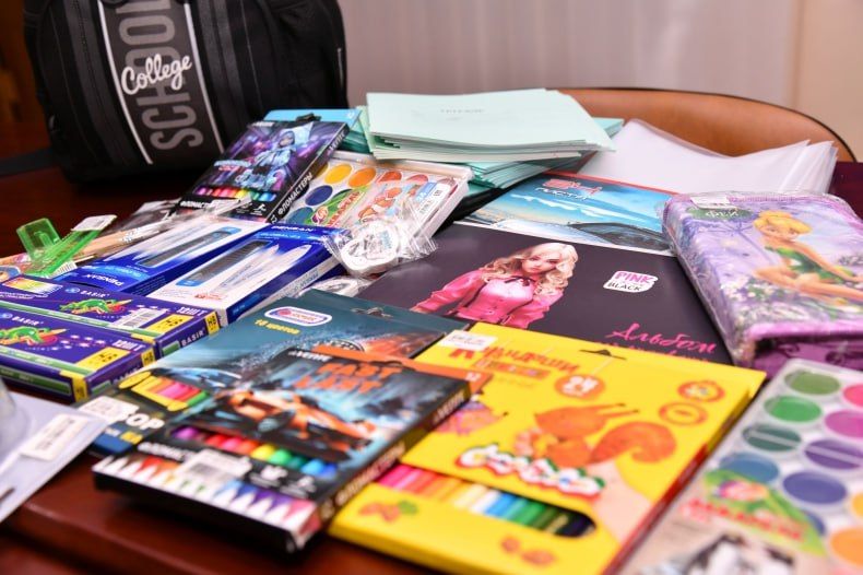 Сибиряки поддерживают акцию «Собери ребенка в школу» в Свердловском муниципалитете Сибиряки поддерживают акцию «Собери ребенка в школу» в Свердловском муниципалитете