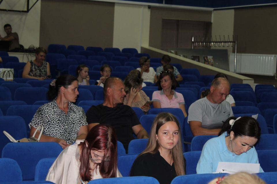 Виктория Кайдалова: Сегодня в кинозале «ПОБЕДА» Новопсковского округа при поддержке Всероссийской политической партии «ЕДИНАЯ РОССИЯ» в рамках проекта "Детский спорт", при содействии Фонда кино, состоялся бесплатный показ... Виктория Кайдалова: Сегодня в кинозале «ПОБЕДА» Новопсковского округа при поддержке Всероссийской политической партии «ЕДИНАЯ РОССИЯ» в рамках проекта "Детский спорт", при содействии Фонда кино, состоялся бесплатный показ...